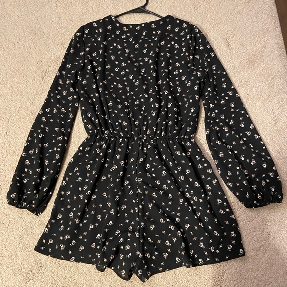 Romper - Picture 2 of 6